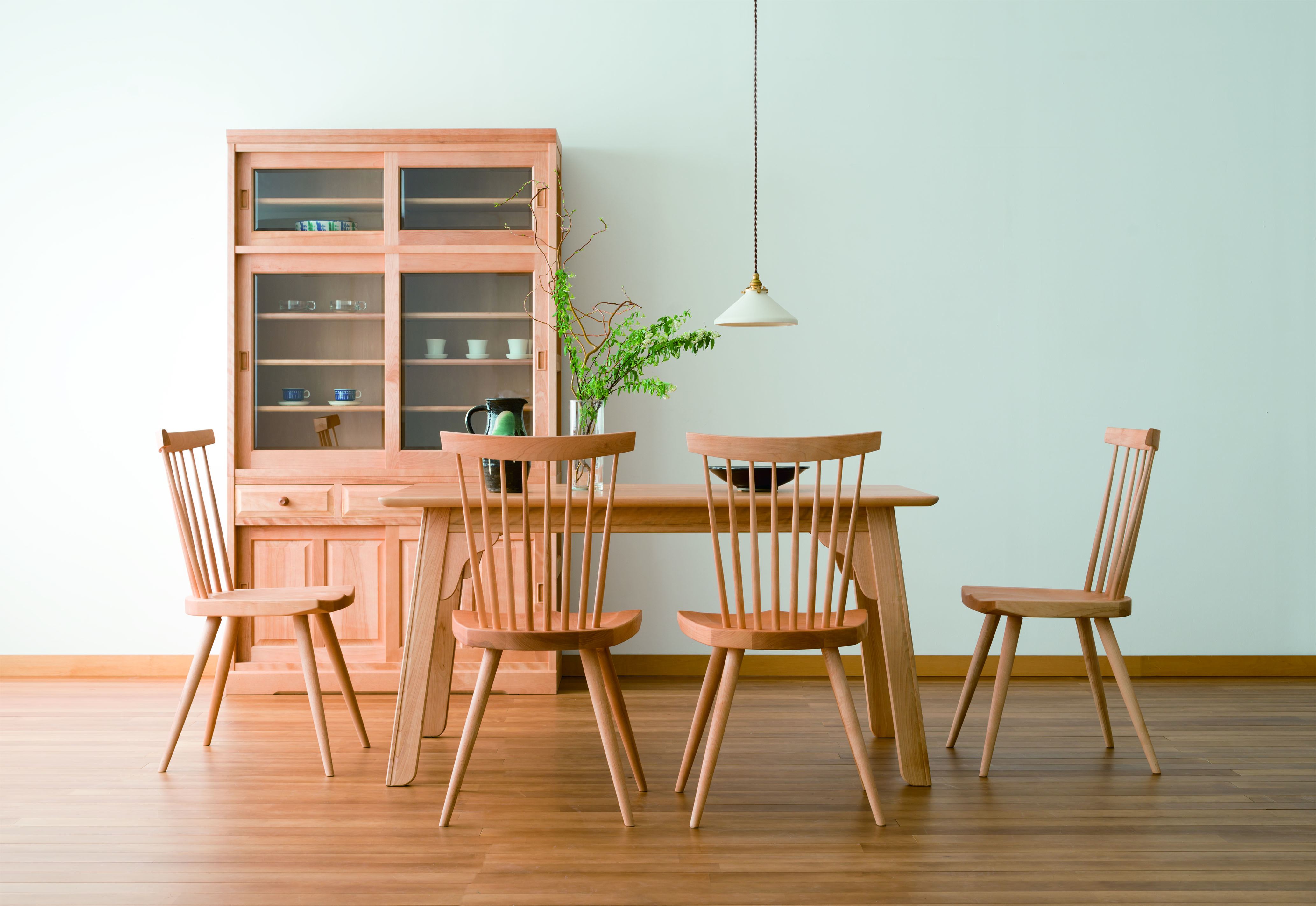 ナチュラル色の北海道民芸家具